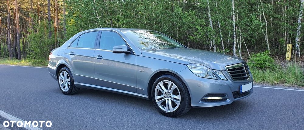 Mercedes-Benz Klasa E 250 CGI BlueEFFICIENCY Avantgarde - 4