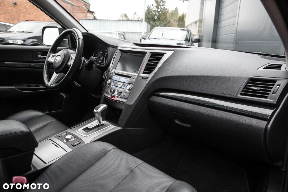 Subaru Legacy 2.5i GT - 13