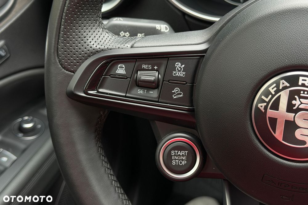 Alfa Romeo Stelvio 2.0 Turbo TI Q4 - 9
