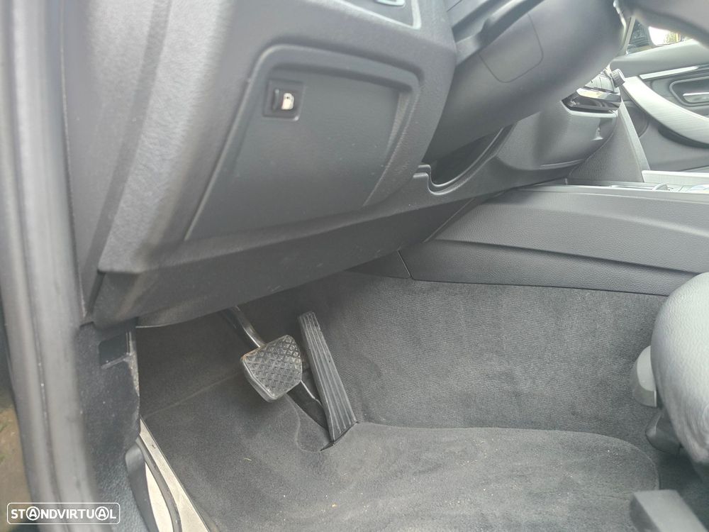 BMW 330 e iPerformance Pack M Shadow - 46