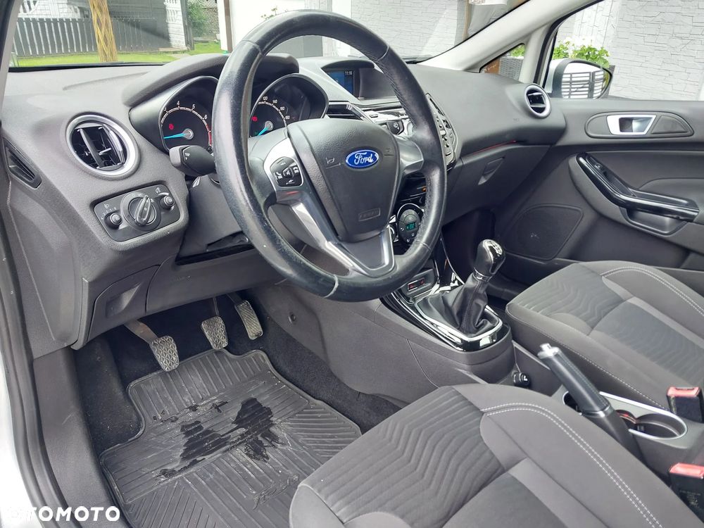 Ford Fiesta 1.0 EcoBoost STart-Stop Titanium - 24