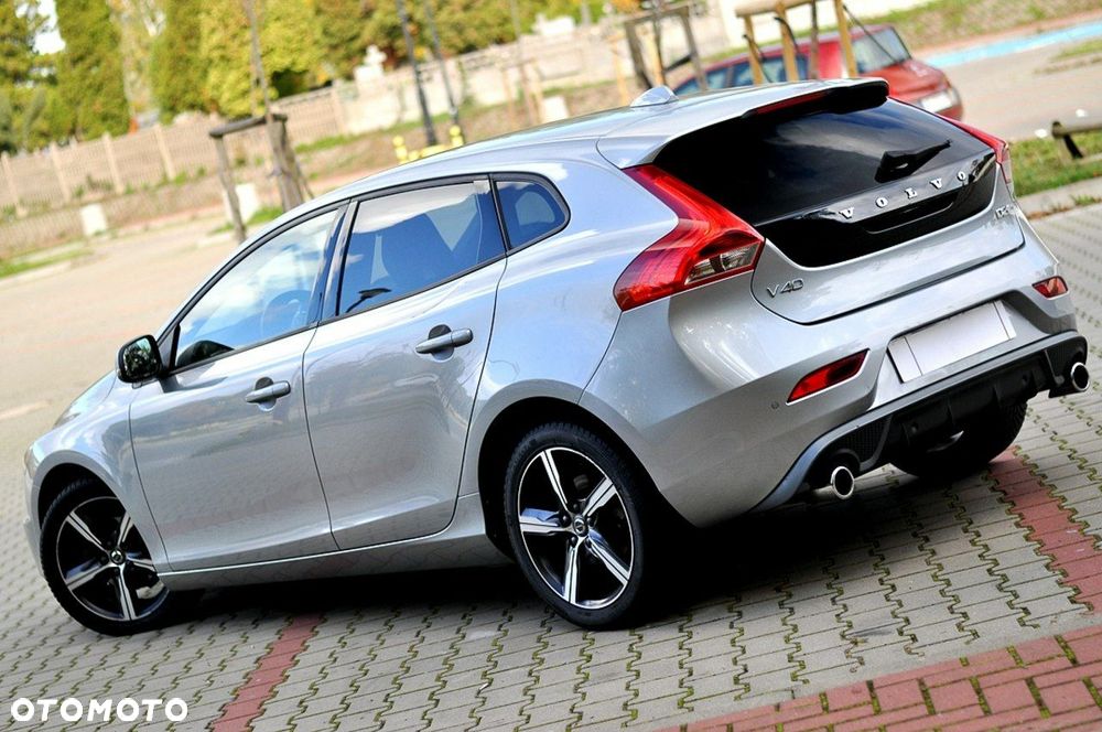 Volvo V40 D2 Drive-E R-Design Momentum - 2