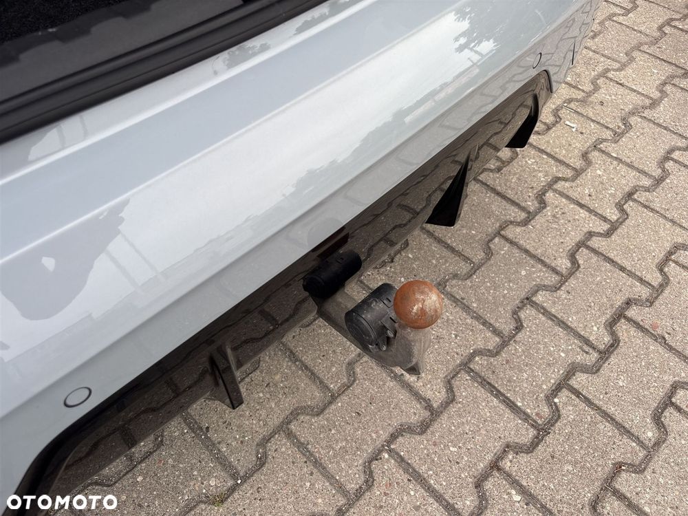 BMW Seria 3 320d xDrive - 14