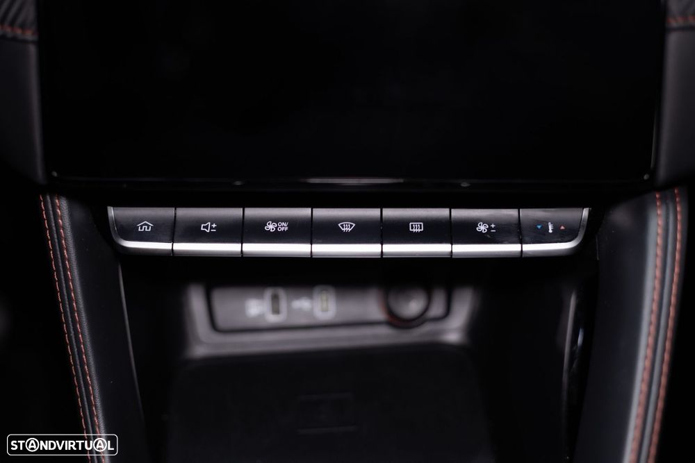 MG ZS EV 72.6 kWh Luxury OBC 11 kW - 31