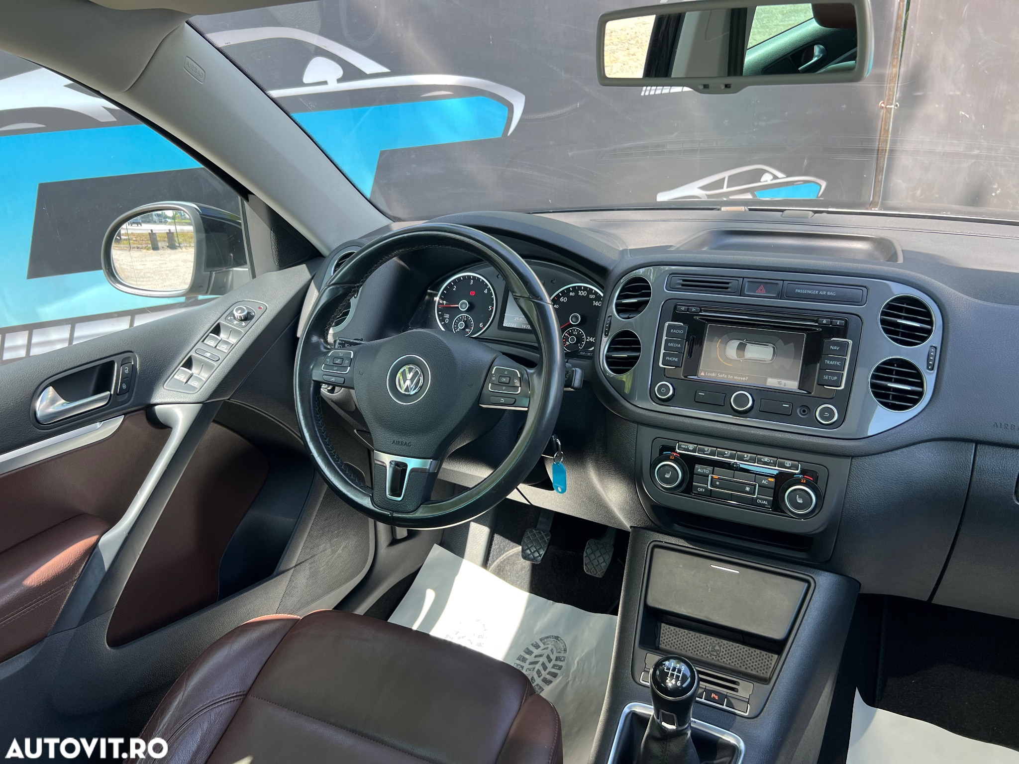 Volkswagen Tiguan 2.0 TDI 4Motion Sport & Style - 9