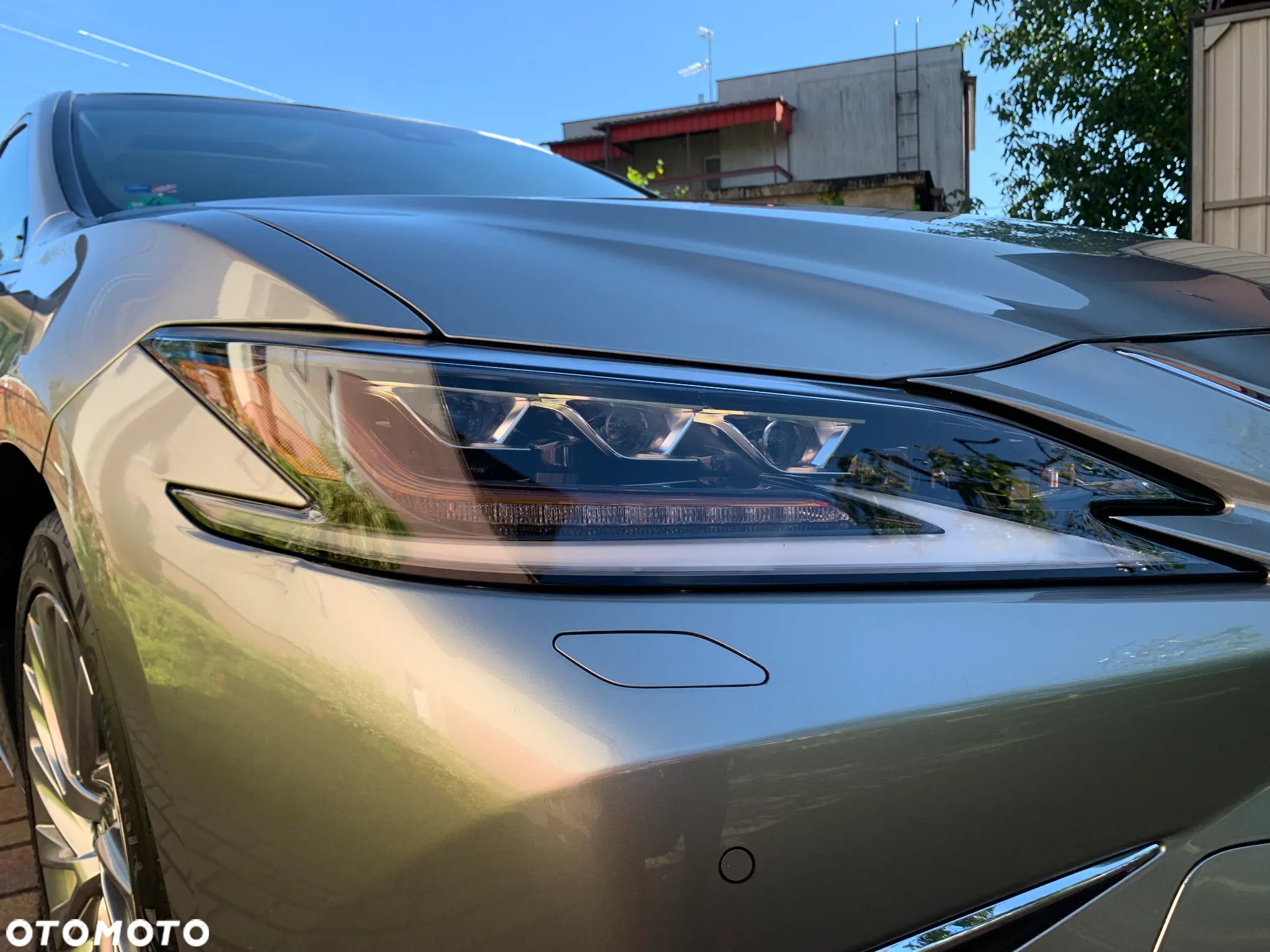 Lexus ES 300h Omotenashi - 35