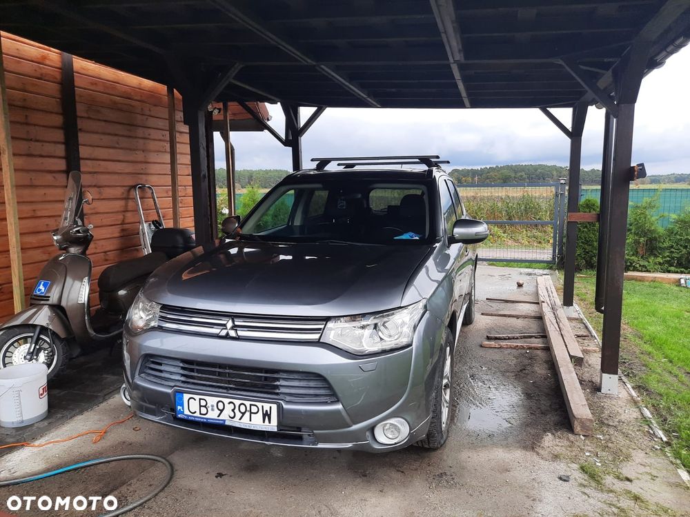 Mitsubishi Outlander - 1