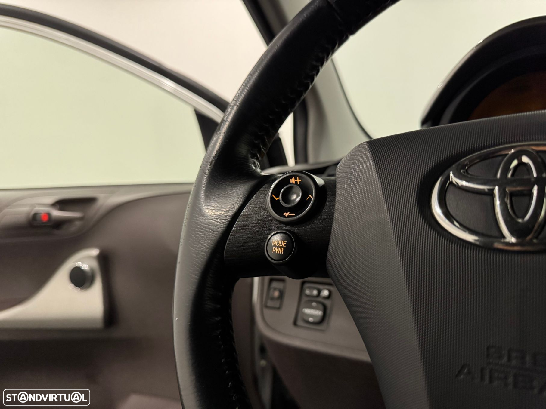 Toyota iQ 1.33 VVT-i - 51