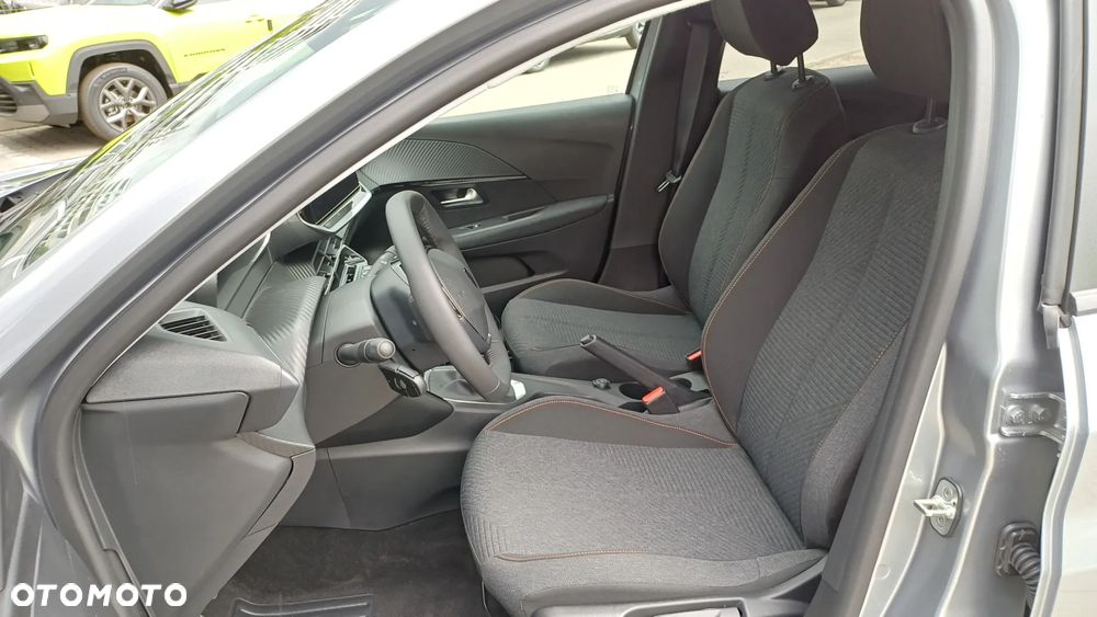 Peugeot 208 - 14