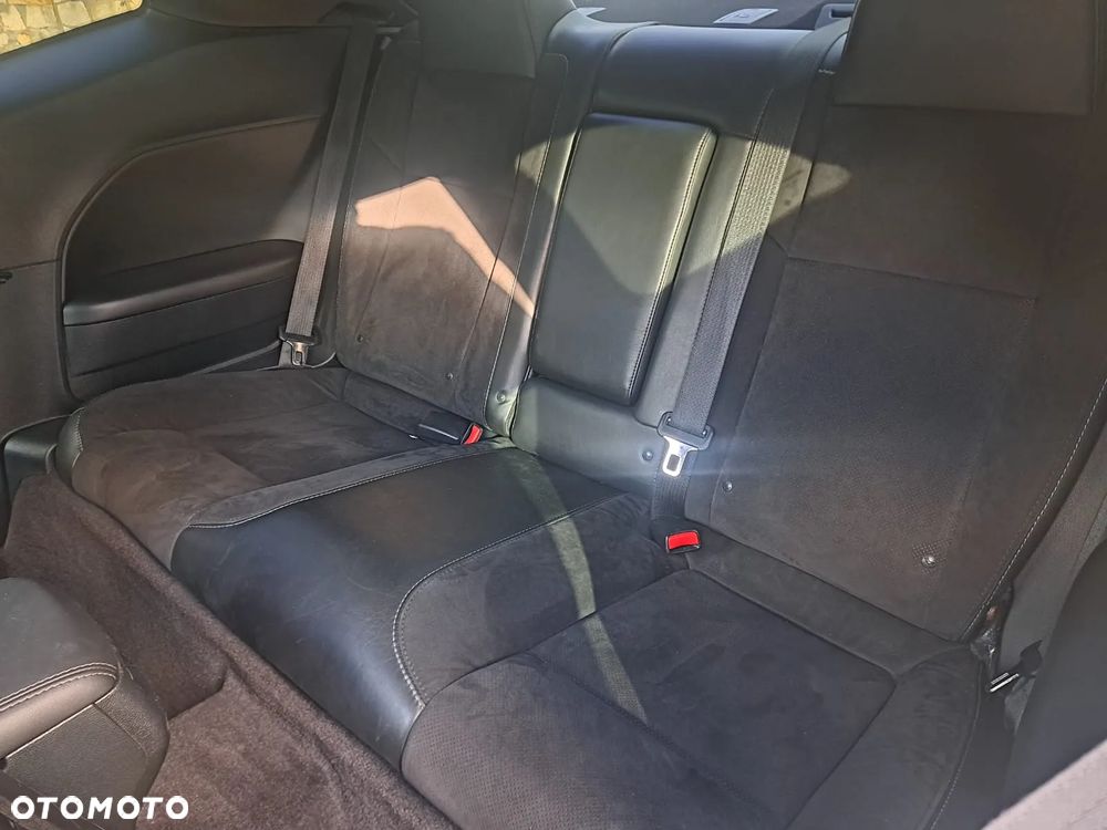 Dodge Challenger - 16