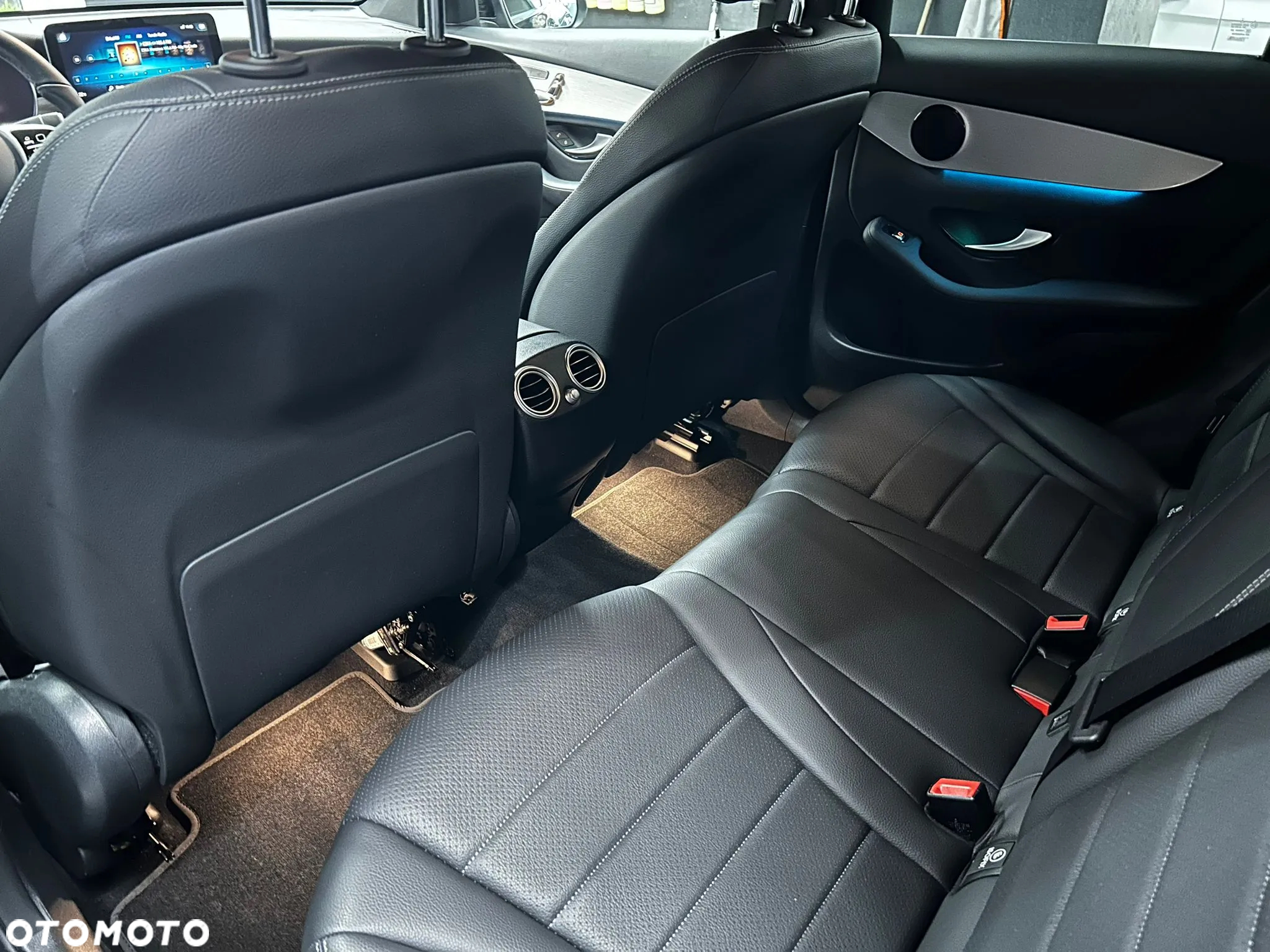 Mercedes-Benz GLC - 27