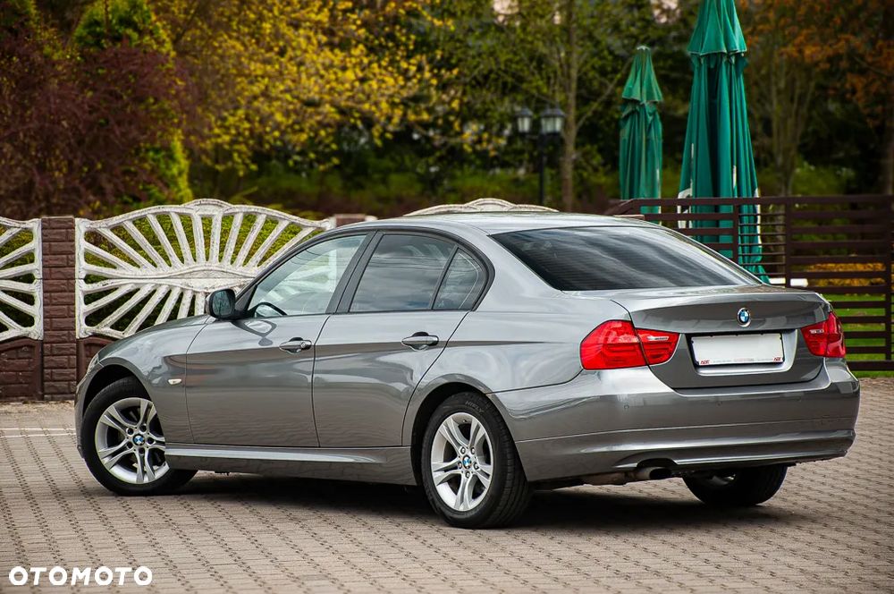 BMW Seria 3 318i - 37