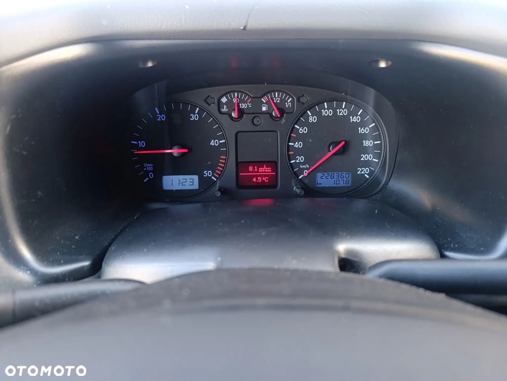 Volkswagen Multivan - 16