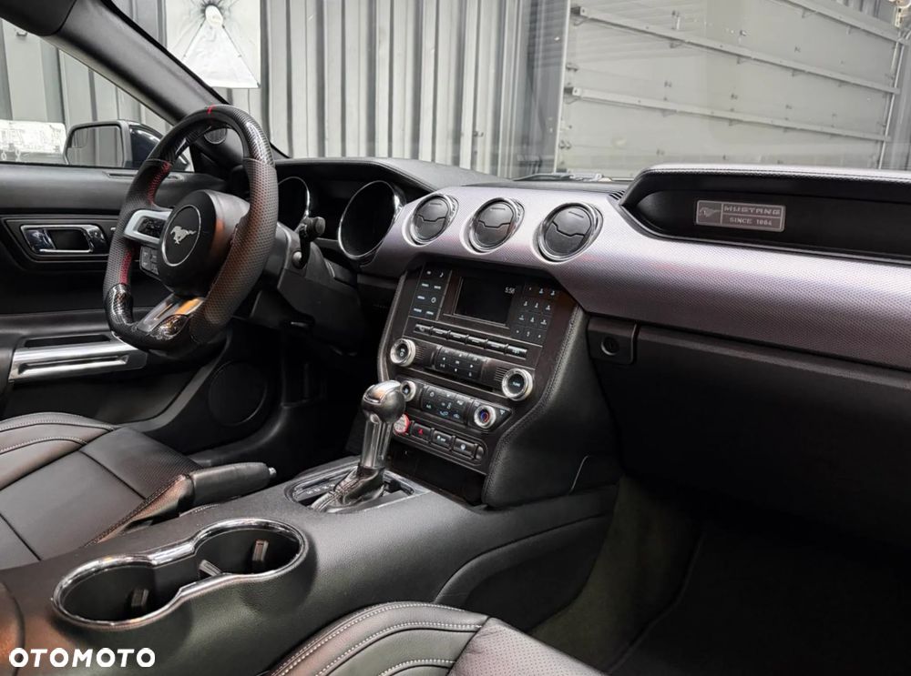 Ford Mustang - 12