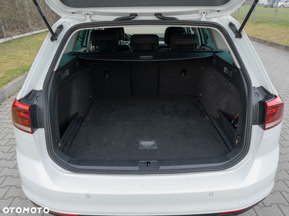 Volkswagen Passat Variant 1.5 TSI EVO Elegance - 13