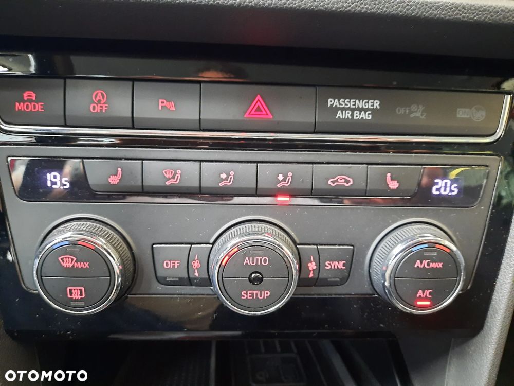 Seat Leon 1.5 eTSI ACT OPF DSG FR - 26