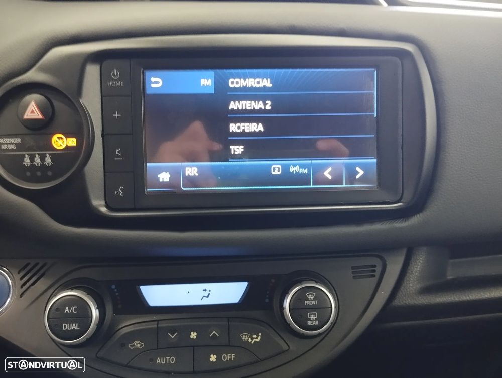 Toyota Yaris 1.5 HDF Comfort - 24