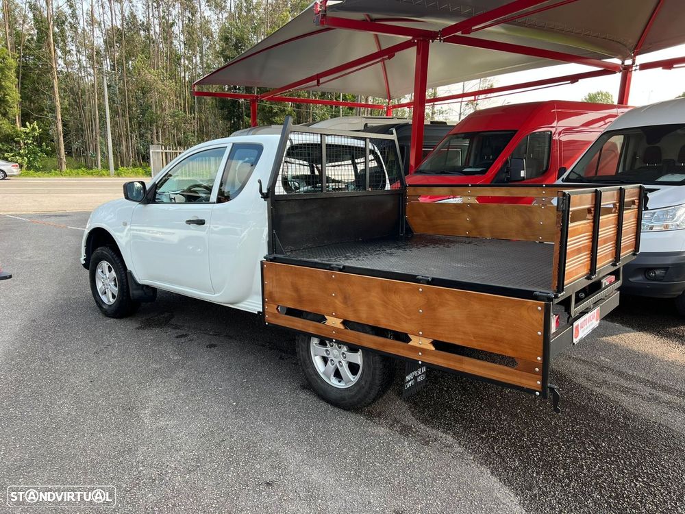 Mitsubishi L200 2.5 DI-D Club Invite AC 3L 4WD - 3