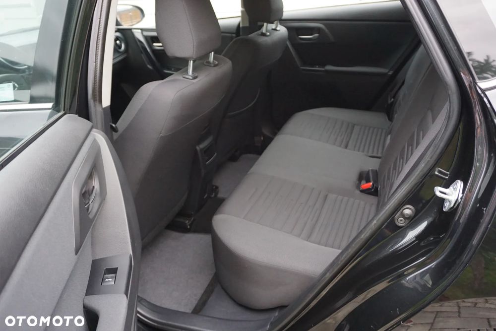 Toyota Auris 1.6 Prestige - 16