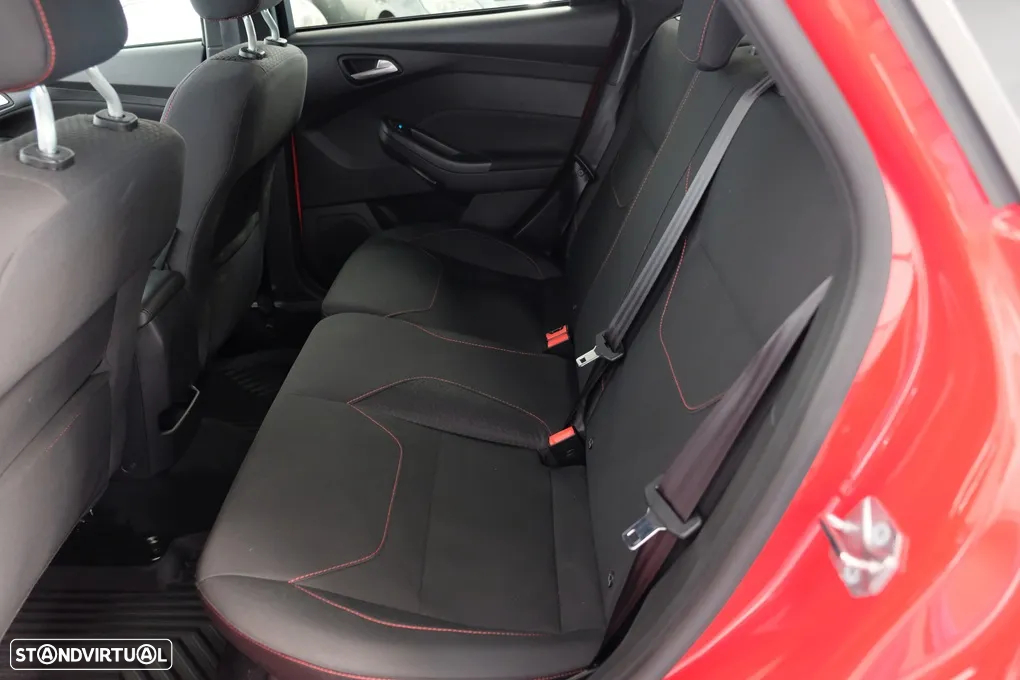Ford Focus 1.5 TDCi DPF S&S Aut. ST-Line - 12