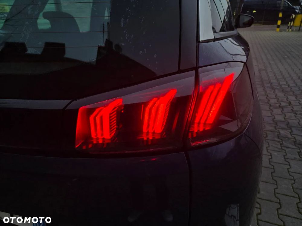 Peugeot 5008 PureTech 130 EAT8 Stop & Start Active Pack - 21