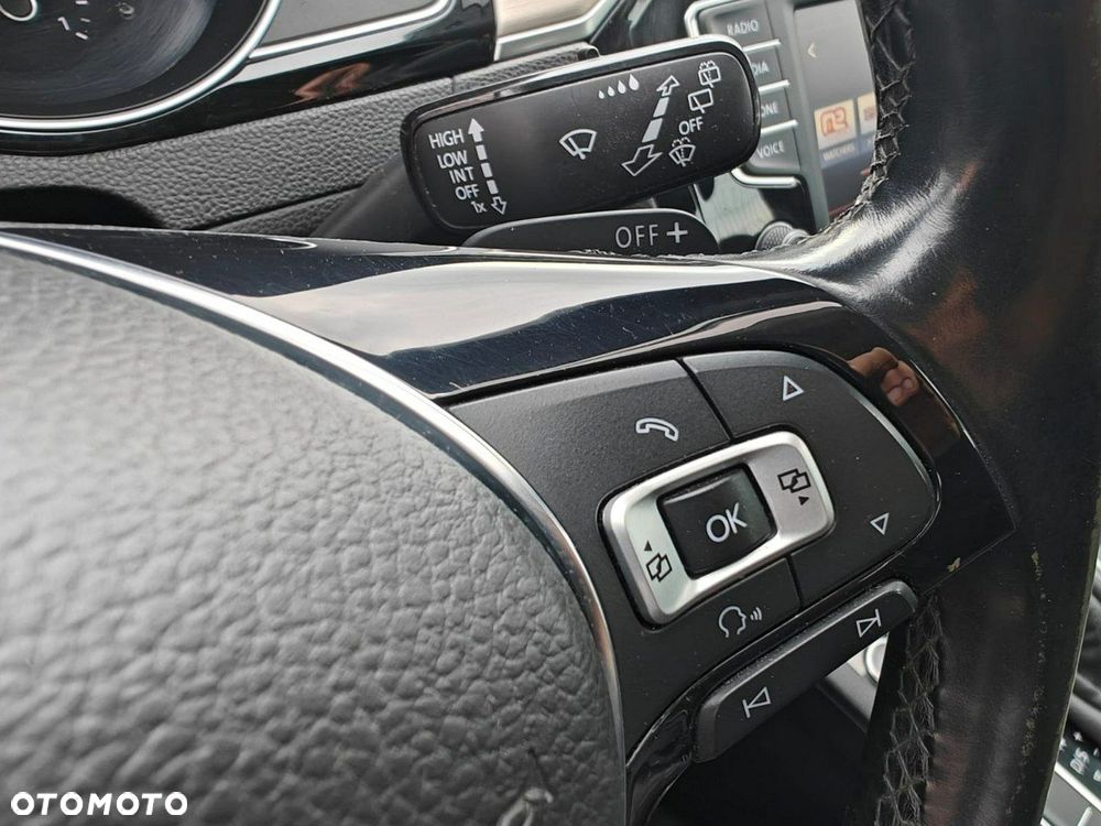 Volkswagen Passat - 14