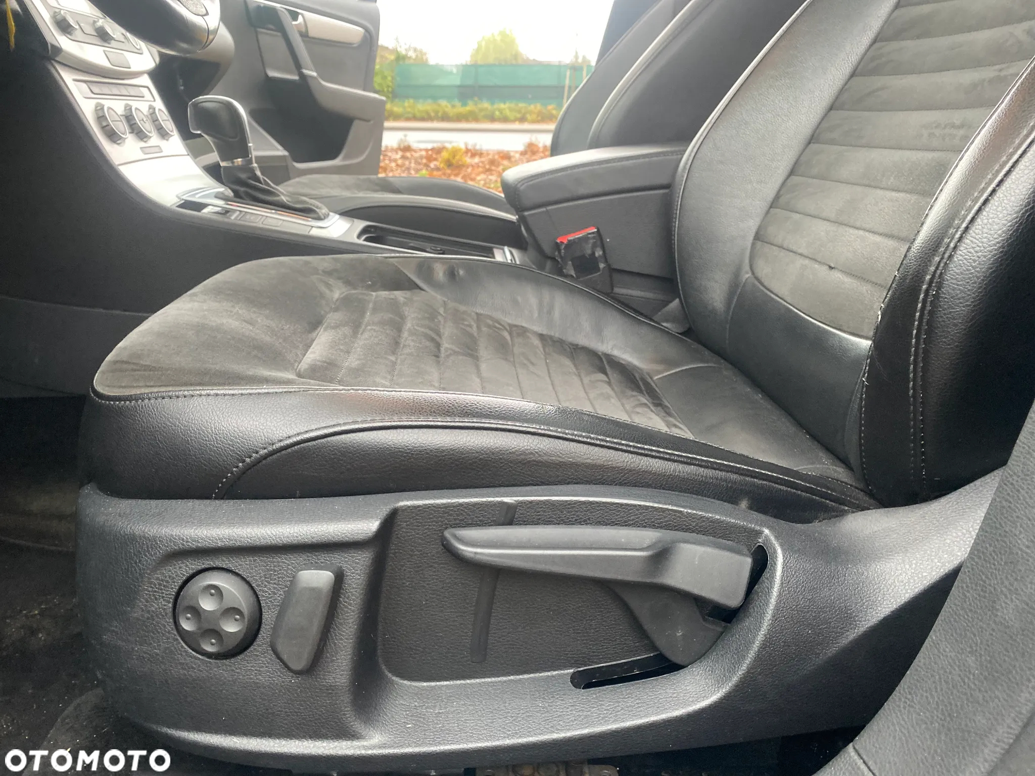 Volkswagen Passat Variant 2.0 TDI DSG BlueMotion Technology Comfortline - 24