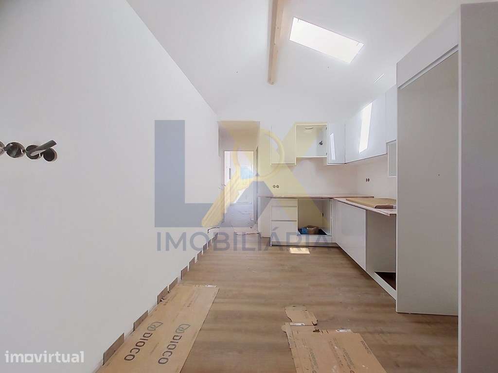 T1 Restaurada no centro em Esgueira - Grande imagem: 4/12
