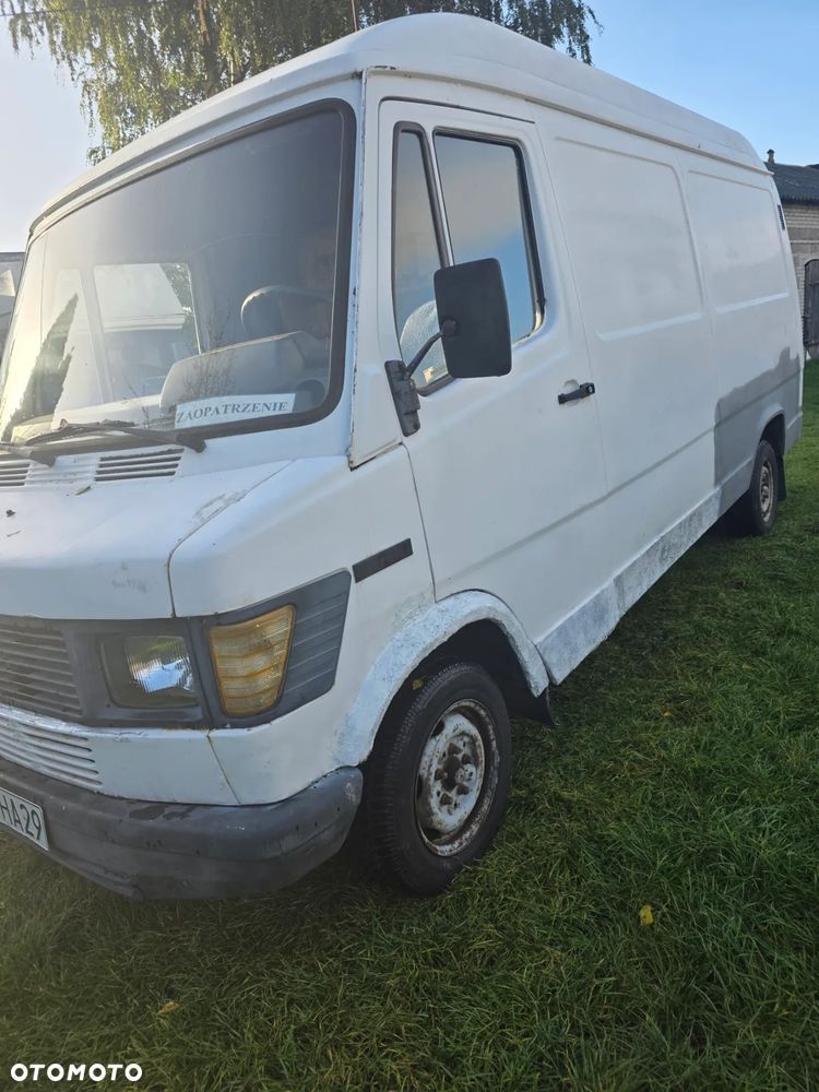 Mercedes-Benz 307D - 11