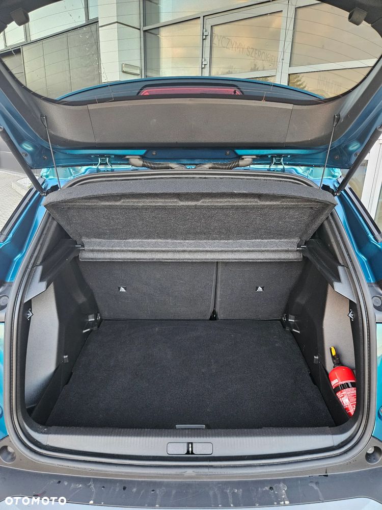 Peugeot 2008 PureTech 100 Allure S&S BVM6 - 16