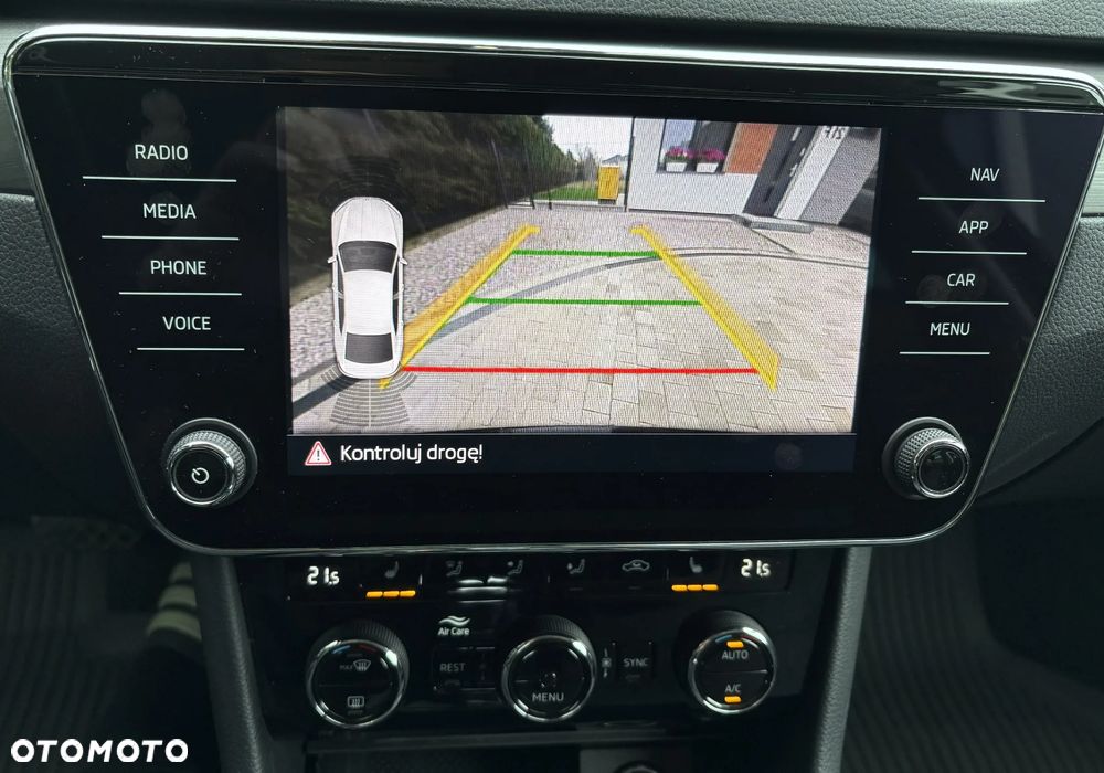 Skoda Superb 2.0 TDI SCR Style DSG - 5