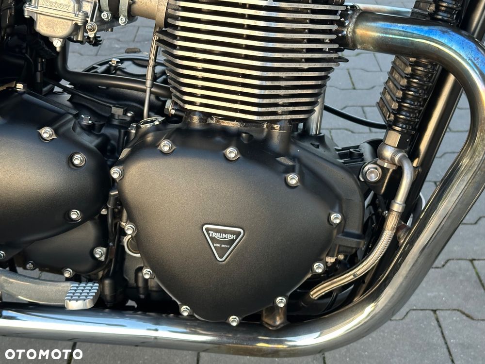 Triumph Bonneville - 15
