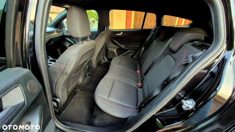 Ford Focus 1.5 EcoBlue Start-Stopp-System ST-LINE - 20