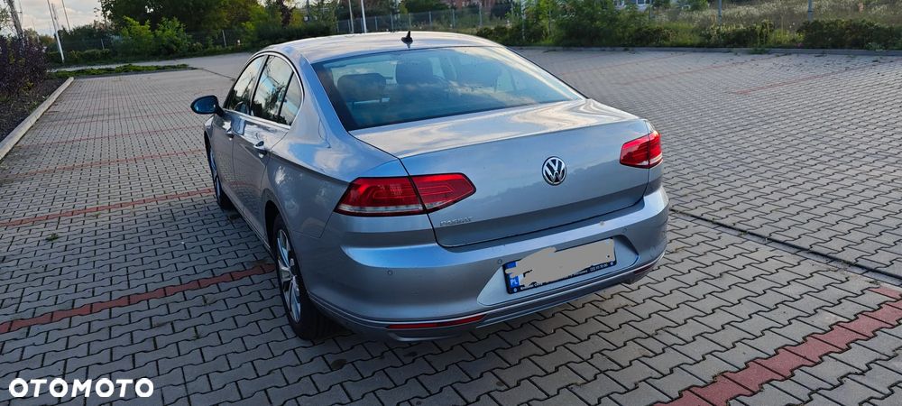 Volkswagen Passat 2.0 TDI SCR Comfortline - 6