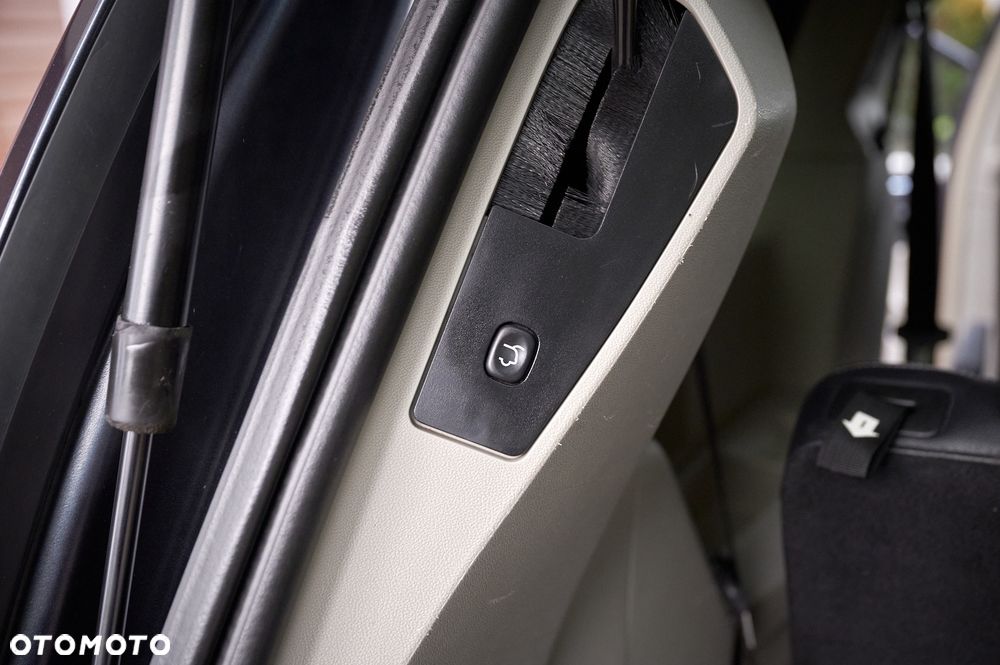 Chrysler Town & Country 3.6 Limited - 19