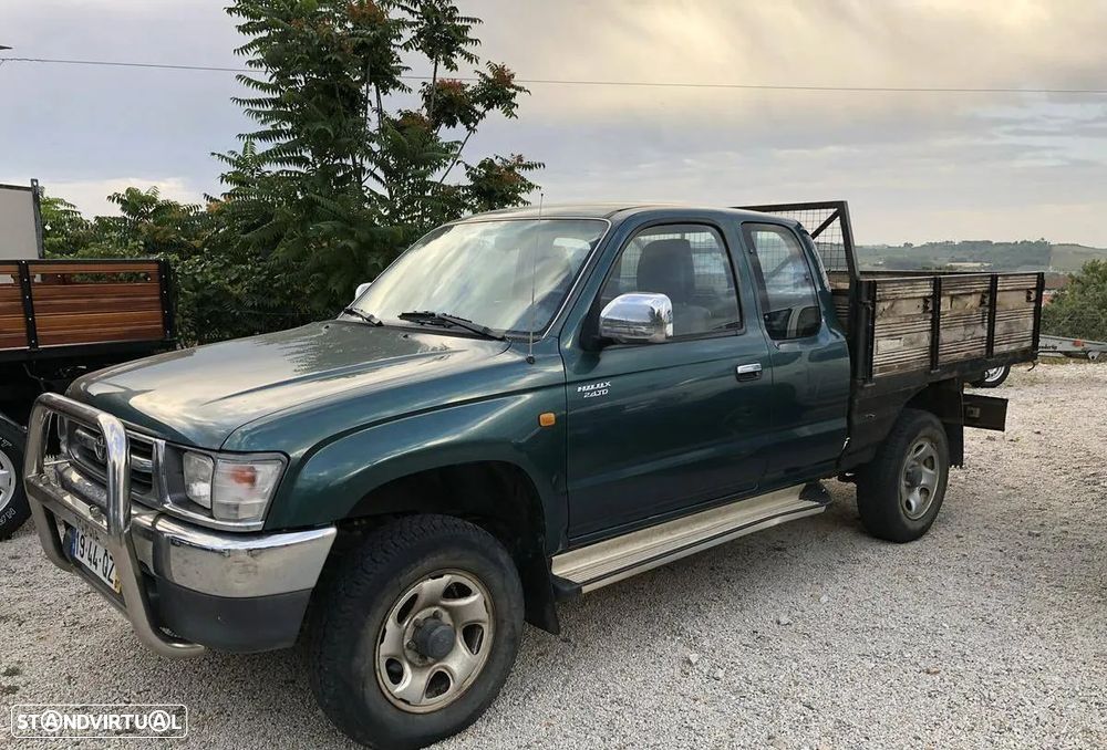Toyota Hilux 2.4 TD LN110LT XCab - 2