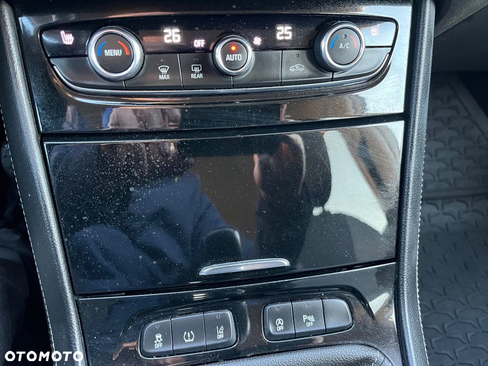 Opel Grandland X 1.2 T GPF Design Line S&S - 32