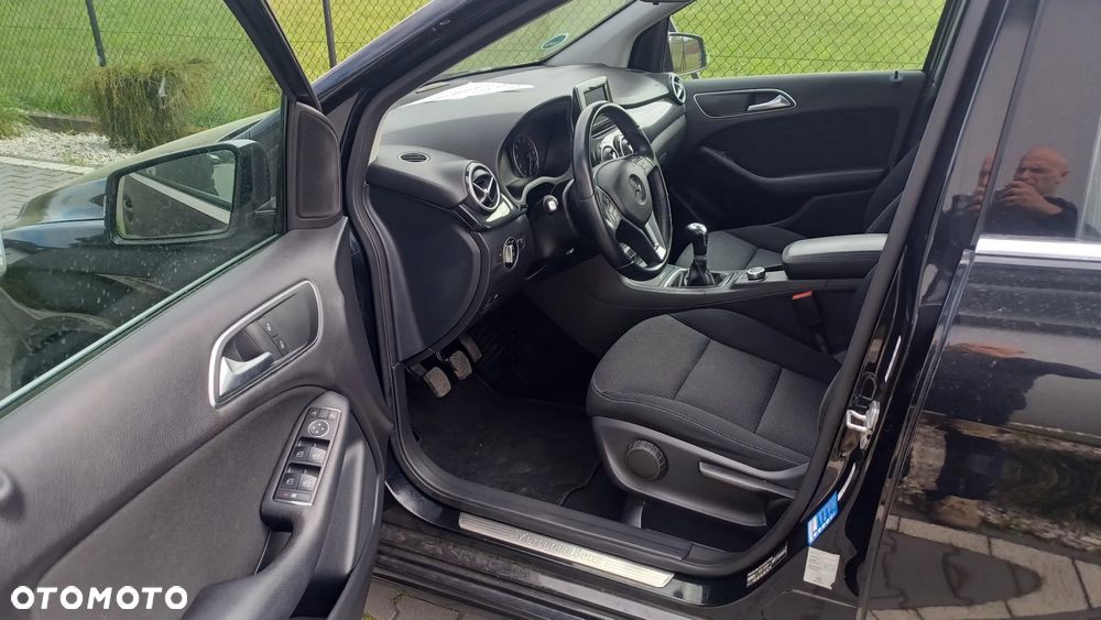 Mercedes-Benz Klasa B 180 (BlueEFFICIENCY) - 4