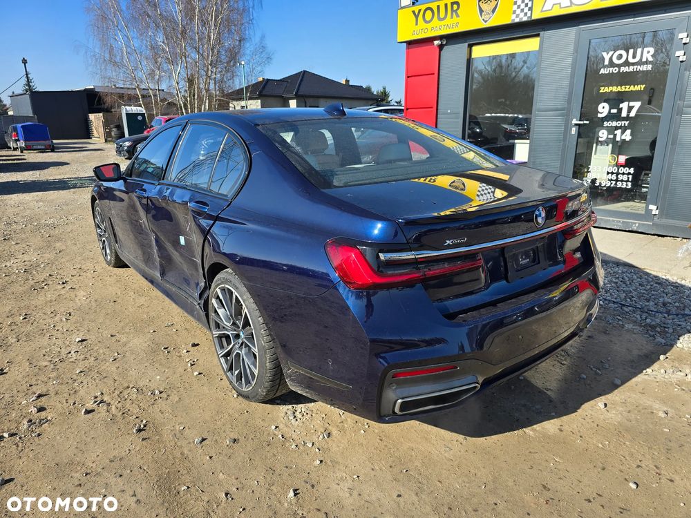 BMW Seria 7 750i xDrive - 5