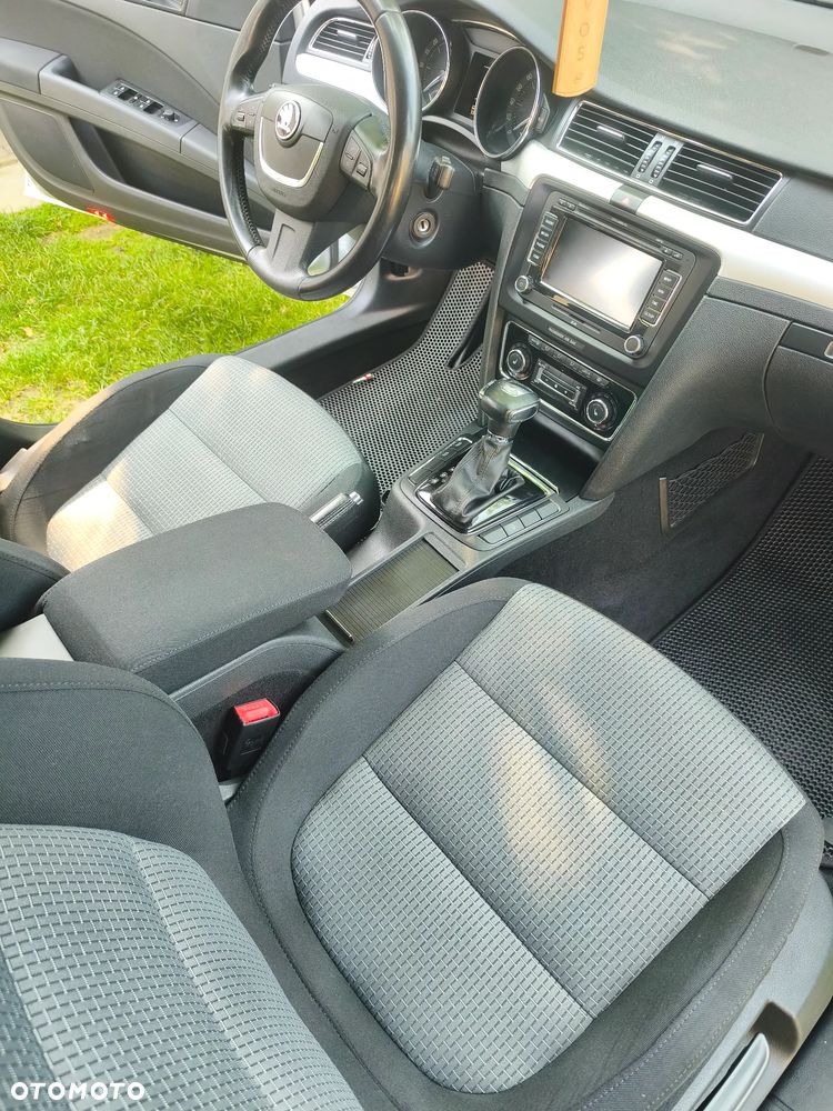 Skoda Superb 2.0 TDI Active DSG - 17