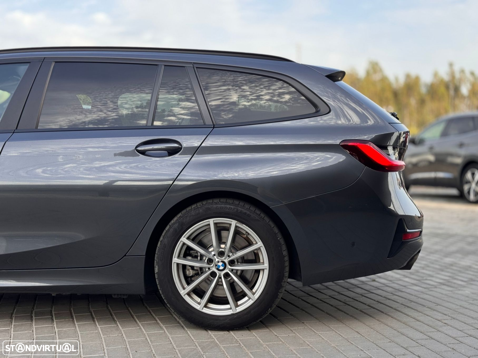 BMW 320 e Touring Auto - 4