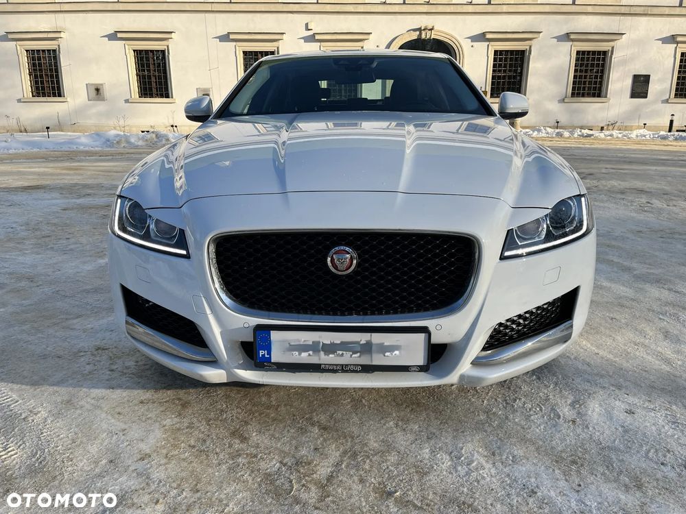 Jaguar XF 2.0 T Prestige - 18