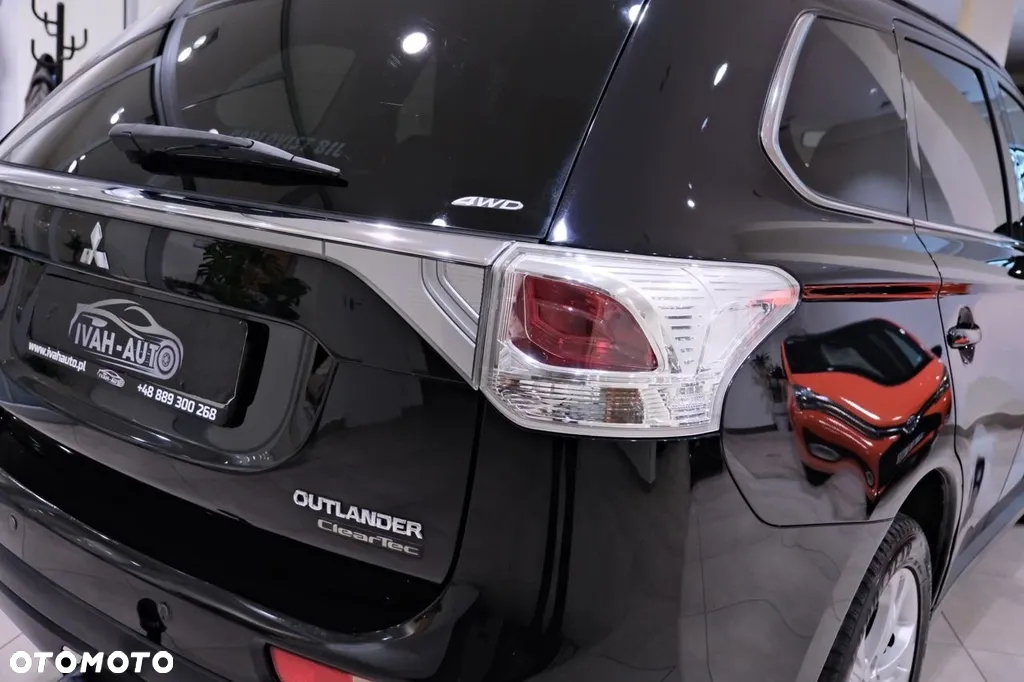 Mitsubishi Outlander 2.2 DI-D 4WD Diamant Edition - 19