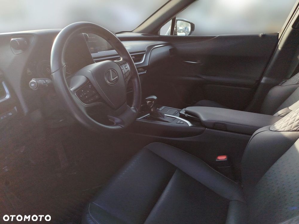 Lexus UX - 11