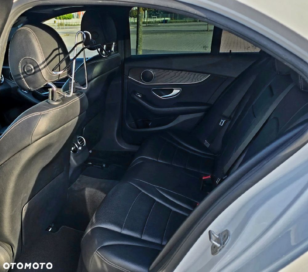 Mercedes-Benz Klasa C 300 7G-TRONIC - 8