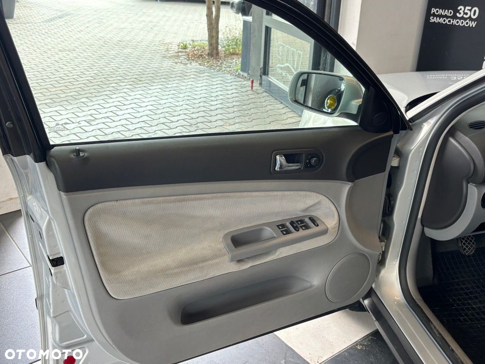 Volkswagen Passat - 9