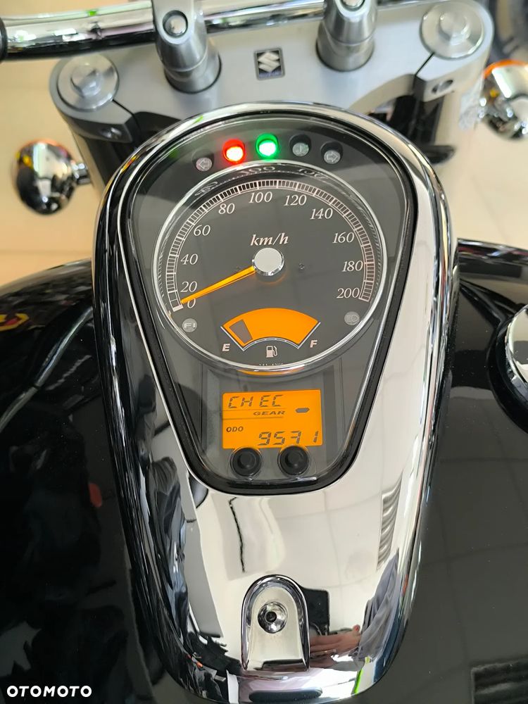 Suzuki Intruder - 25