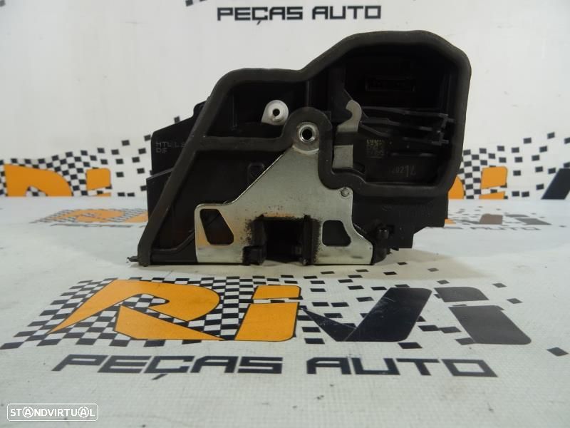 Fecho Da Porta Trás Esquerda Bmw 1 (F20)  7202147 / A 053702 - 1