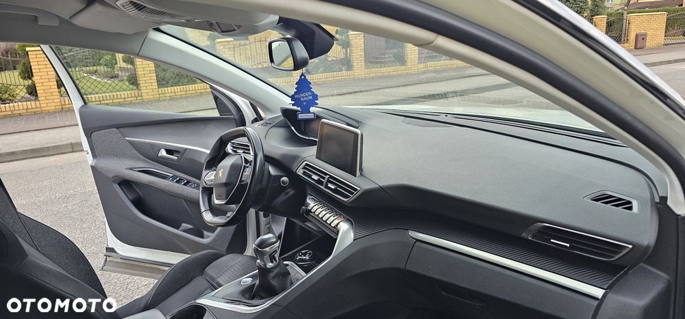 Peugeot 3008 1.6 BlueHDi Allure S&S - 15