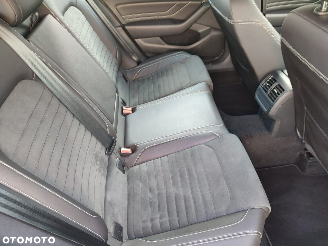 Volkswagen Passat - 18